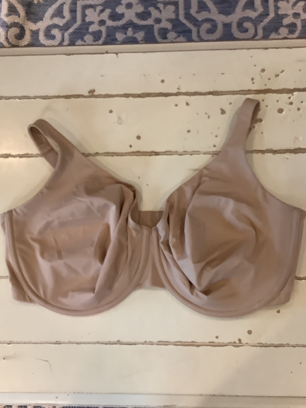 Cacique woman’s beige/nude bra size 42 I